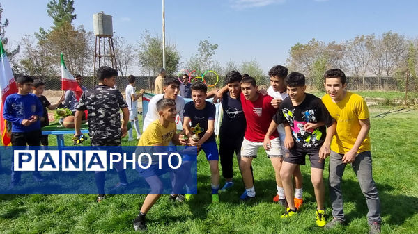 برگزاری آیین فعالیت‌های ورزشی درون مدرسه‌ای دبیرستان نمونه دولتی پژوهش آشخانه 