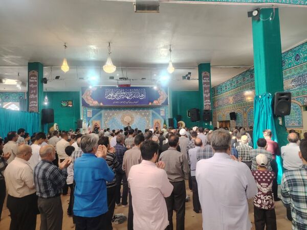 اقامه نماز عید قربان در آستان مقدس حضرات سیدان‌الکریمان شهرستان برخوار