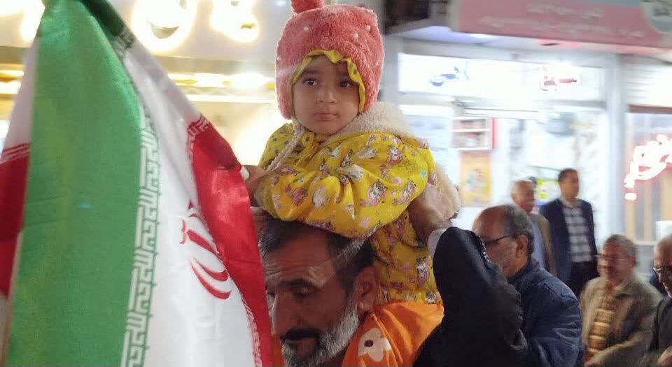 حضور پر رنگ کودکان حسینی در سی و چهارمین شب تجمعات شبانه کاشمر