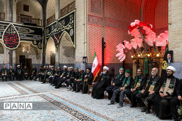 همایش پیرغلامان اهل بیت علیهم‌السلام در حرم مطهر رضوی