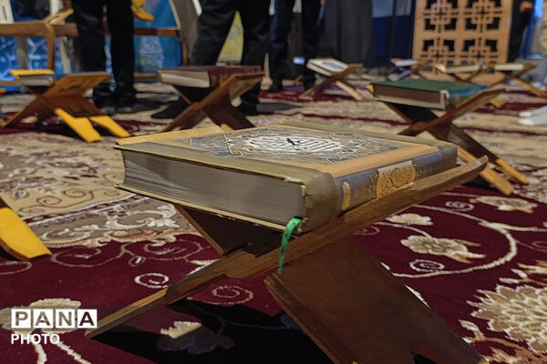 محفل انس با قرآن دانش‌آموزی در بزرگداشت مقام رهبر شهید در بجنورد