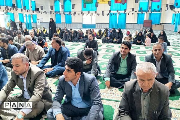 حضور پرشور فرهنگیان و دانش آموزان پیشتاز در نماز جمعه‌‌ بخش دیشموک