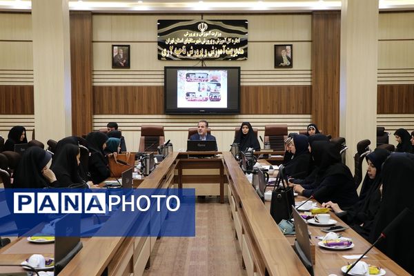 جلسه هم اندیشی و انتخاب نماینده موسسین کودکستان های ناحیه دو شهرری