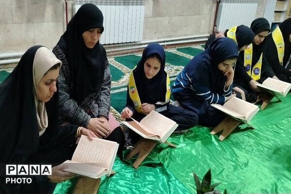 محفل انس با قرآن کریم در آموزشگاه شهید مجید دهنوی نیشابور