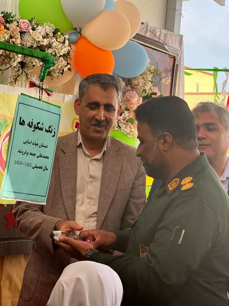 جشن شکوفه‌ها در سیریک؛ آغاز مسیر یادگیری نوآموزان