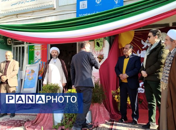 نواختن زنگ انقلاب در دبیرستان بنت‌الهدی صدر رضویه