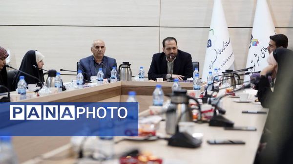 گردهمایی نویسندگان موسسه رهنمای اهل قلم