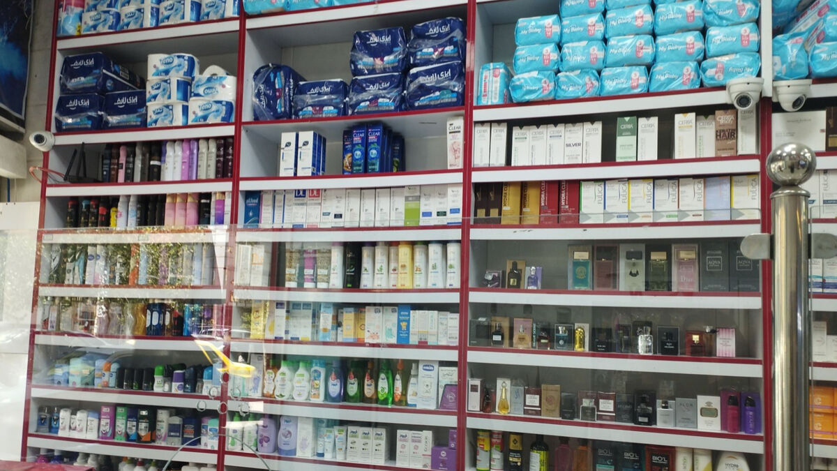 ذخیره مناسب دارو و تجهیزات پزشکی/ کیفیت عرضه و موجودی داروها به صورت مستمر کنترل می‌شود
