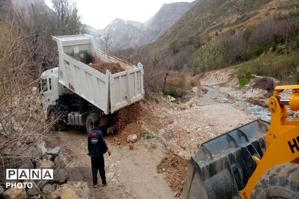 بهسازی جاده مسیر باغات و آبشار به همت شهرداری بار 