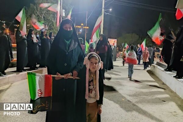 سنگر ما خیابان است 