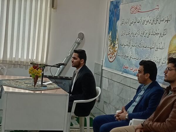 جلسه تجربه گردانی با قبول شدگان کنکور سراسری در دبیرستان نمونه آیت‌الله خامنه‌ای