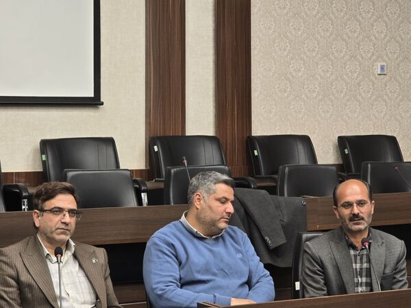 گردهمایی معاون استاندار و فرماندار ویژه تربت حیدریه با فعالان گردشگری و صنایع دستی در آستانه بهار