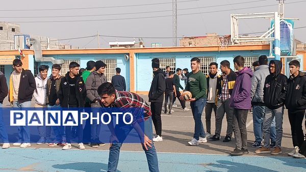 برگزاری فینال مسابقات والیبال گروهی درون مدرسه‌ای در دبیرستان شاهد ابوذر غفاری 