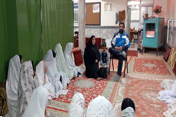 تفریح و مطالعه دانش آموزان معکتف در مسجد شهر بار 