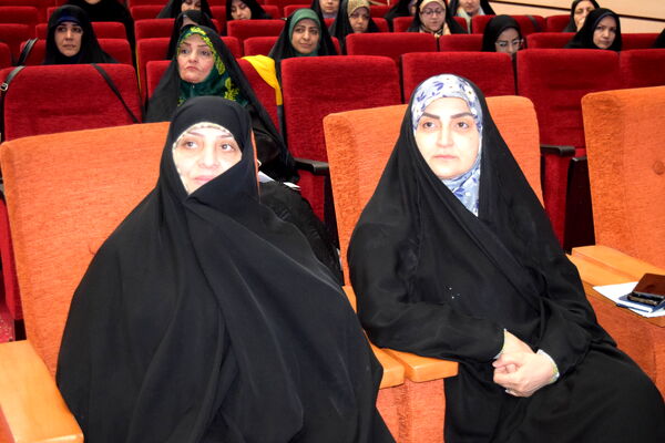 نشست توانمندسازی مدیران منطقه ۱۴ با محوریت مدیریت مدرسه‌محور و تحول آموزشی