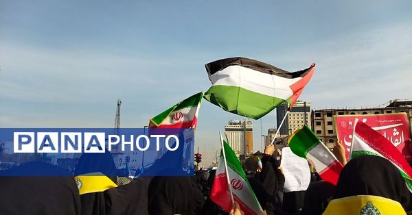 راهپیمایی ۱۳ آبان در تبادکان