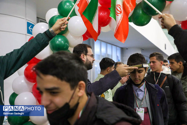 آیین بدرقه دانش‌آموزان و مربیان عمره‌گزار به سرزمین وحی