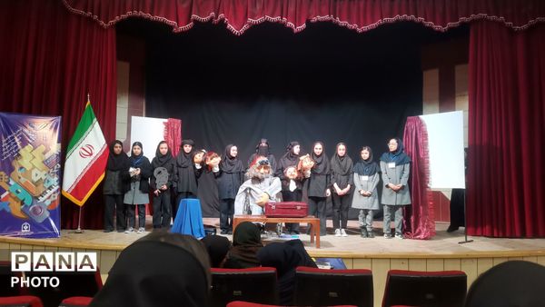 چهل‌وچهارمین جشنواره فرهنگی هنری ناحیه ٧ عرصه ای برای نمایش استعدادها