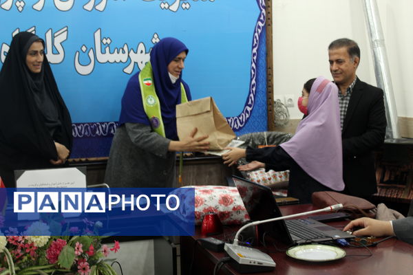 آیین تقدیر از دانش‌آموزان و فرهنگیان برگزیده در گلوگاه