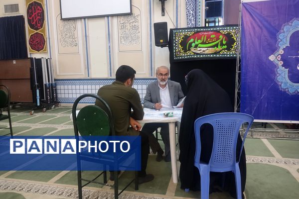 میز خدمت استاندار فارس ویژه جوانان و دانشجویان