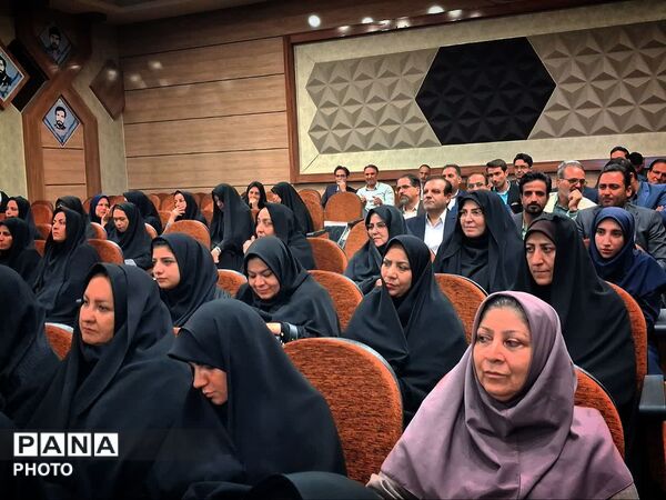 تجلیل از معلمان نمونه شهرستان کاشمر