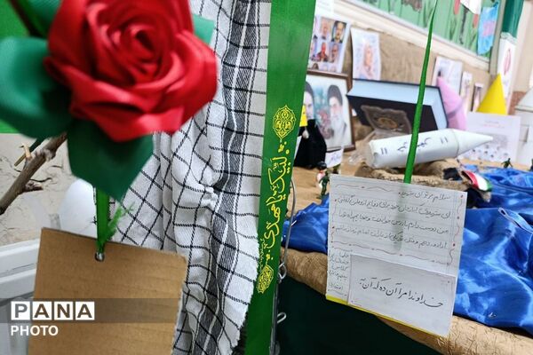 هفته دفاع مقدس در دبستان دخترانه آیین روشن؛ روایت ایستادگی و فداکاری نسل های ماندگار 