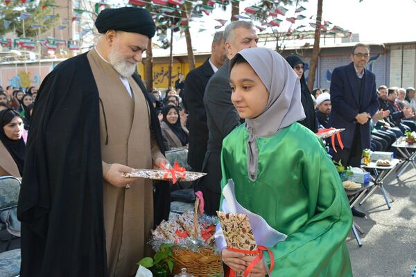 طنین زنگ انقلاب در بهارستان‌دو 