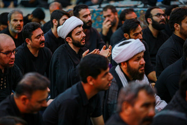 مراسم احیاء شب عاشورا در مسجد مقدس جمکران