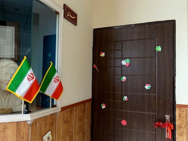 جشن دهه  فجر در دبستان مصلی نژاد حضرت زینب(س)