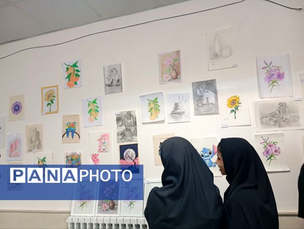 نمایشگاه محصولات دست ساز به مناسبت دهه فجر