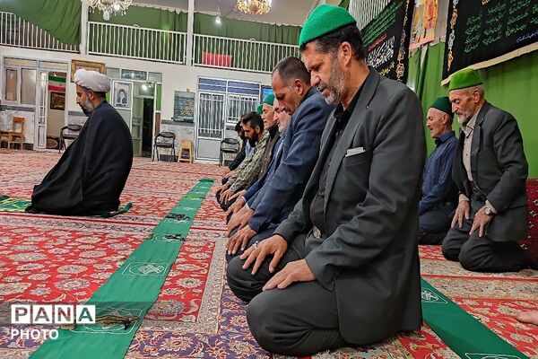 اقامه نماز جماعت مغرب عشاء در شب اول محرم 