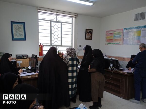 اعلام نتایج امتحانات نوبت اول دبیرستان عزت طلایی به والدین دانش آموزان 