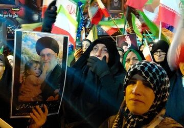 برای انتقام خون رهبر شهیدمان و دانش‌آموزان میناب به خیابان می‌آییم