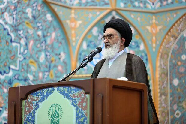 حضور موثر در صحنه راهبرد خنثی سازی توطئه دشمنان است