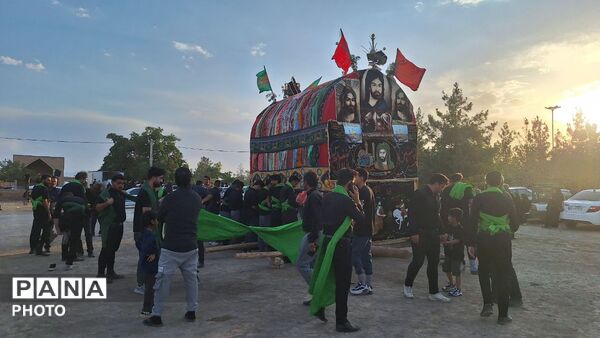 شکوهِ سوگ در پناهِ قدمگاه علی (ع)؛ نخل‌گردانی، بازخوانیِ پیوندِ عشق و ارادت