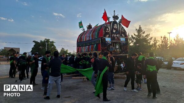 شکوهِ سوگ در پناهِ قدمگاه علی (ع)؛ نخل‌گردانی، بازخوانیِ پیوندِ عشق و ارادت