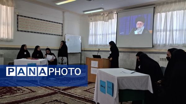 برپایی مناظره دانش‌آموزی در دبیرستان حضرت خدیجه (س) جعفرآباد قم