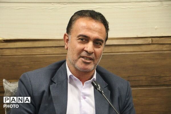 مراسم تقدیر از پیشگامان با حضور جمعی از مسئولان 