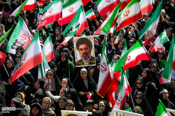 رزمایش دختران «جان‌فدای ایران»