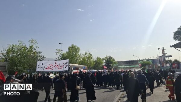 موج عشق در مصلی تهران؛ وداع با رهبر شهید انقلاب