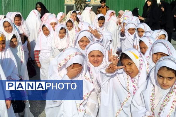 جشن تکلیف  دانش‌آموزان دبستان شهدای همت‌آباد در مشهد