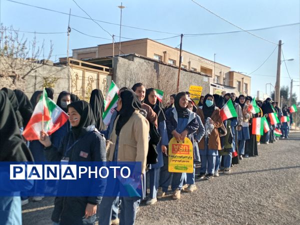حضور دانش‌آموزان بخش سراب میمه در راهپیمایی۲۲بهمن 
