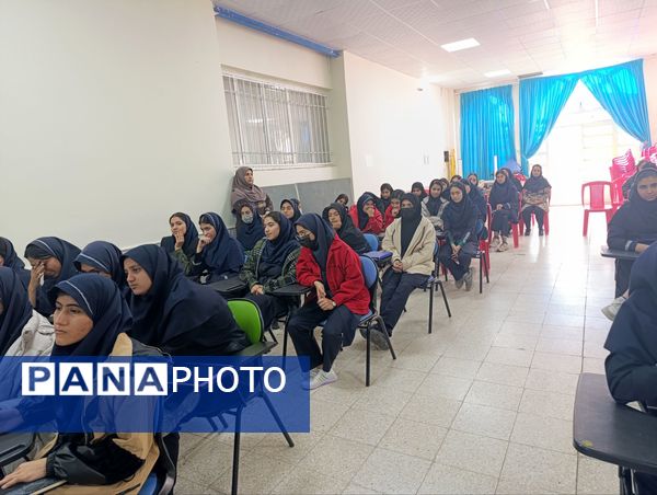 بیست و هشتمین گردهمایی کتاب گچ پژ در نیشابور 