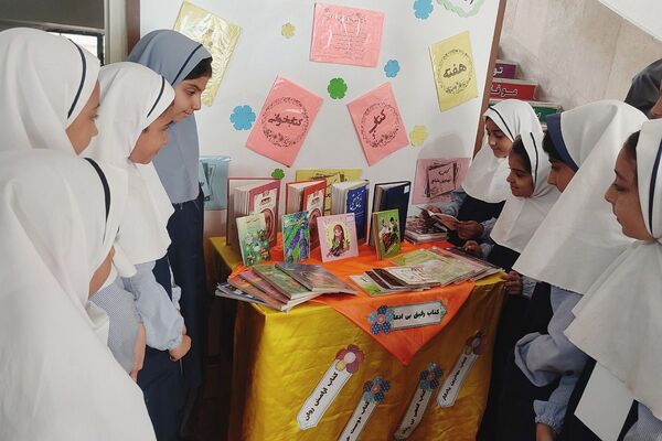 دانش‌آموزان دبستان شهید معظم کارت عضویت گرفتند