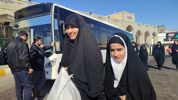 همایش پیاده‌روی مادر دختری به‌مناسبت اعیاد شعبانیه و دهه فجر 