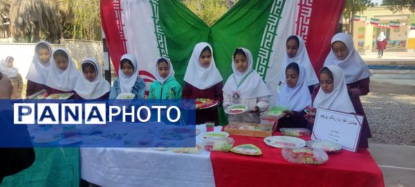 صبحانه نمادین دانش‌آموزان دبستان مولوی فین