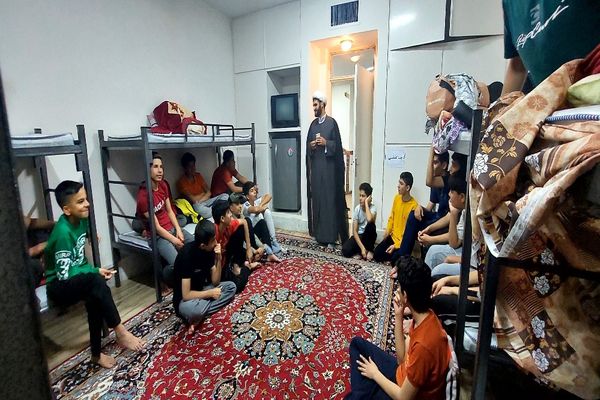 جشن تکلیف پسران پایه هشتم دبیرستان شاهد سردار شهید قاجاریان در نیشابورد