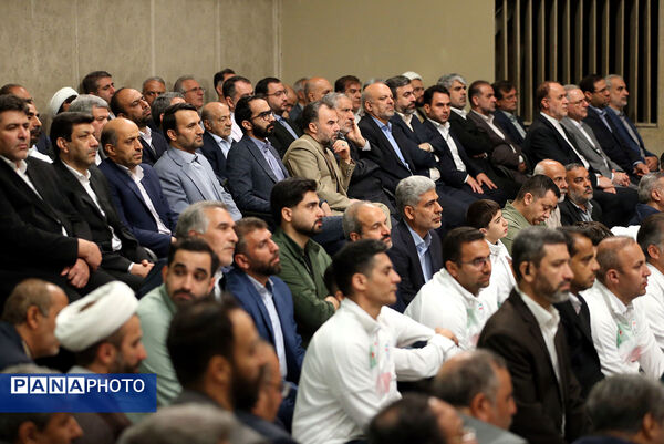 دیدار جمعی از معلمان با رهبر معظم انقلاب