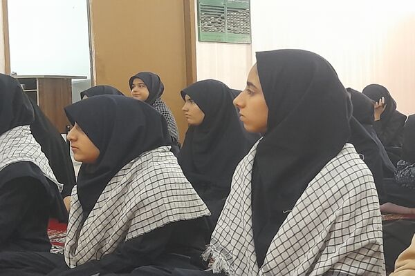 گرامیداشت یاد شهید سید حسن نصرالله در دبیرستان شاهد تکتم مشهد