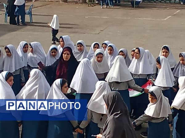 استقبال مدرسه حجاب از ۲۲بهمن 